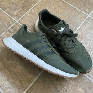 Womens adidas running shoes 7.5